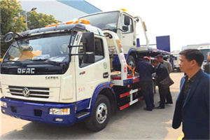 柳州汽车道路救援拖车价格